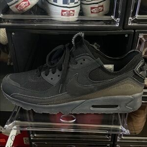 Nike Men's Black Sneakers